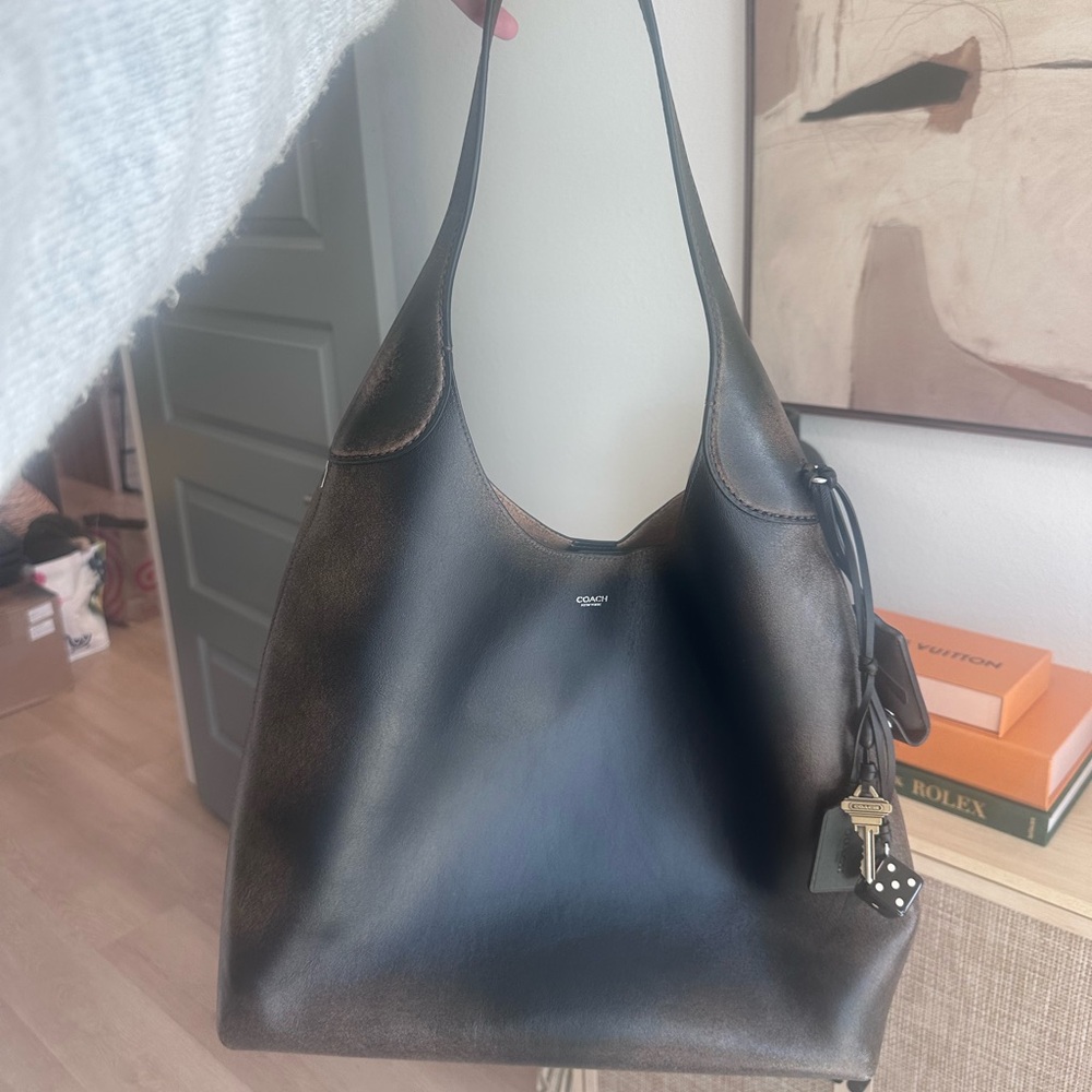 Coach Brooklyn Shoulder Bag 39 In Loved Leather - Picture 11 of 11